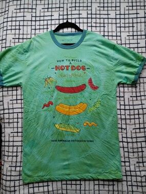 Modern Lux How To Build A Hot Dog Green Ringer Tee NWOT